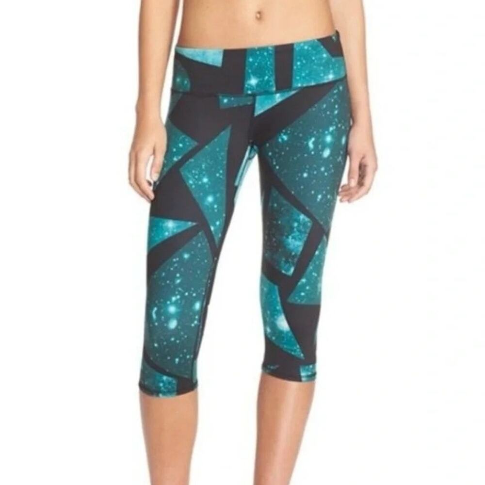 alo yoga | tie dye green athletic yoga capris women's sz XS